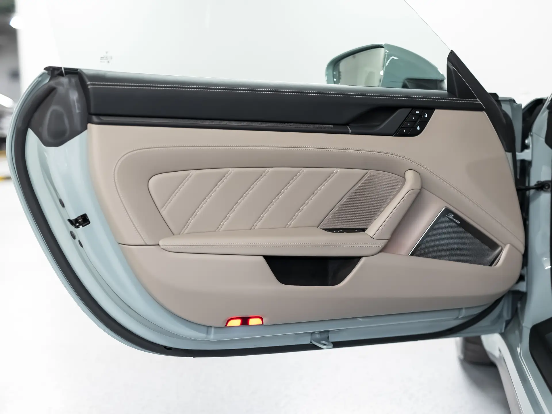 Porsche 911 Carrera 4 GTS, VIII (992) Рестайлинг, 2025 купить в салоне Million Miles