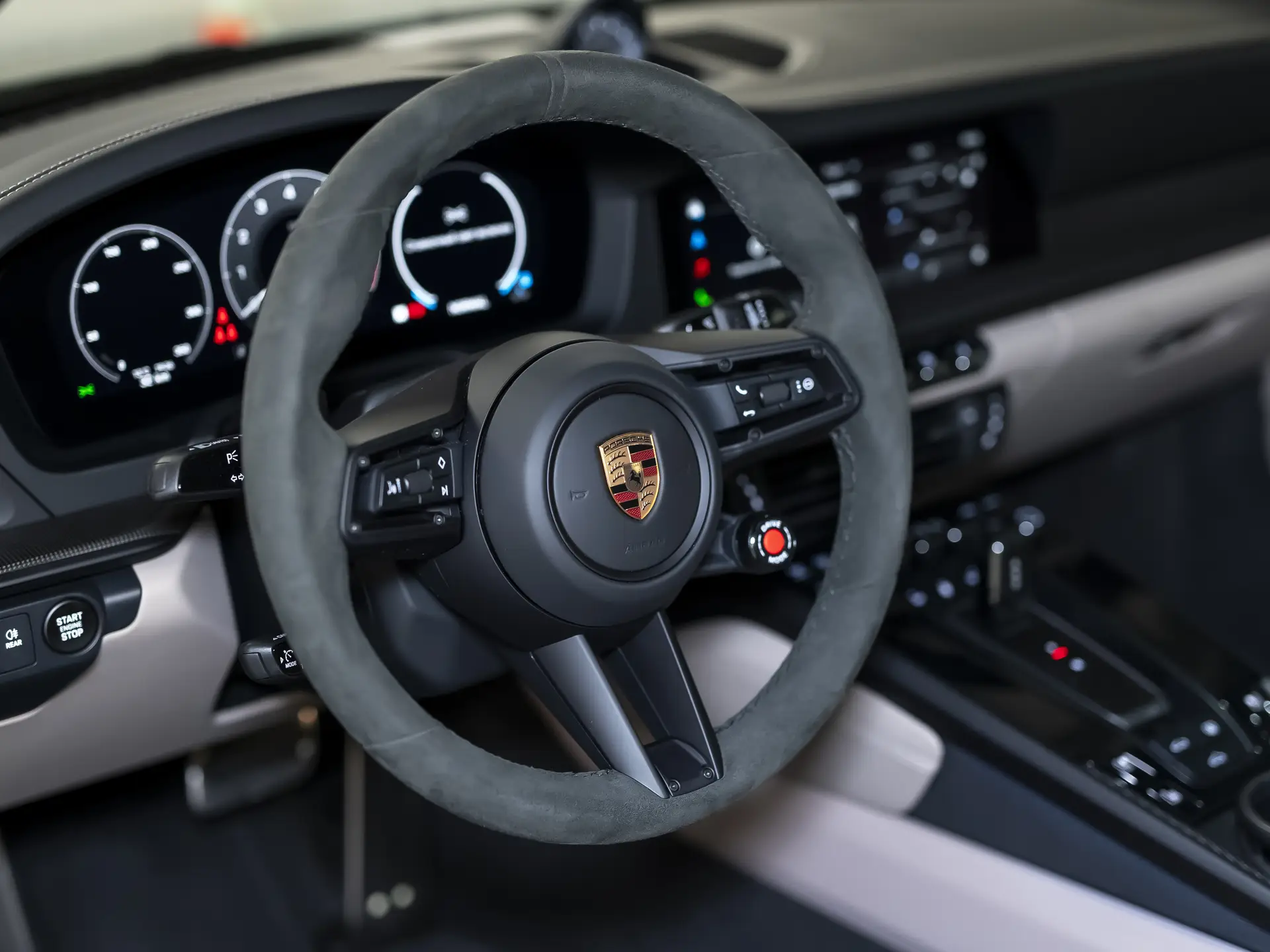 Porsche 911 Carrera 4 GTS, VIII (992) Рестайлинг, 2025 купить в салоне Million Miles