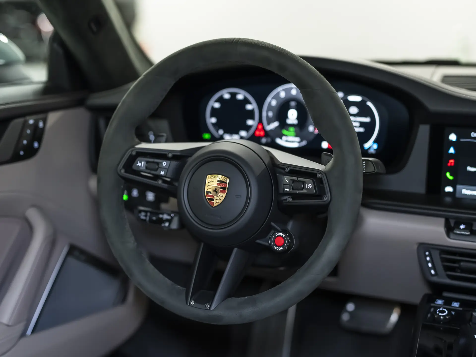 Porsche 911 Carrera 4 GTS, VIII (992) Рестайлинг, 2025 купить в салоне Million Miles