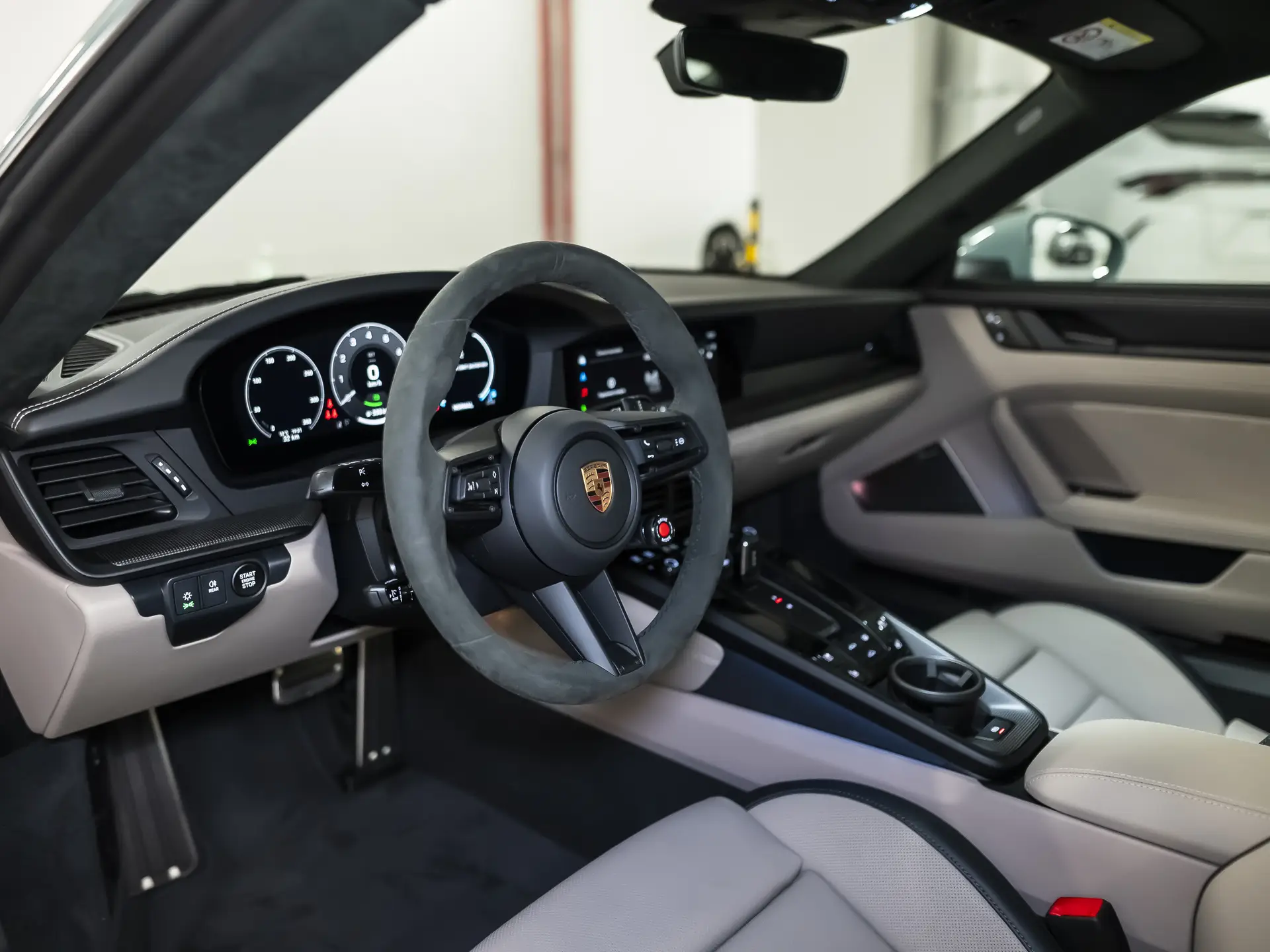 Porsche 911 Carrera 4 GTS, VIII (992) Рестайлинг, 2025 купить в салоне Million Miles