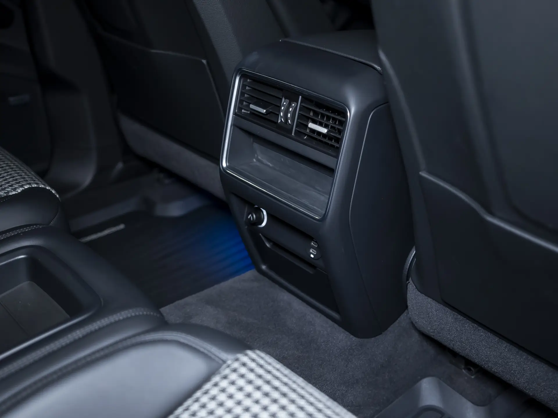 Porsche Cayenne, III, 2020 купить в салоне Million Miles