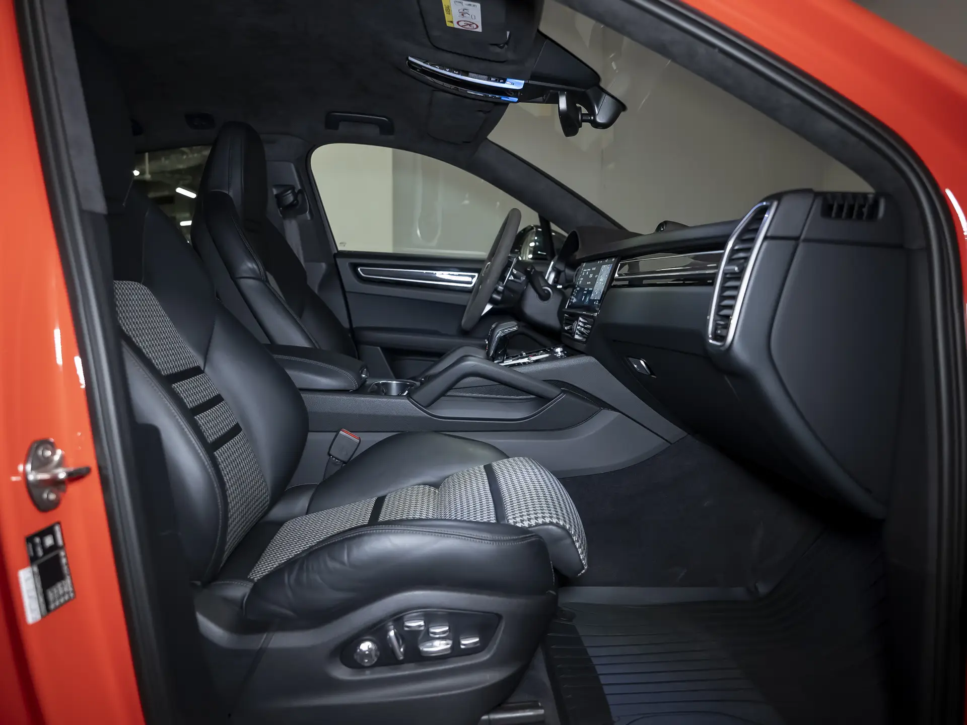 Porsche Cayenne, III, 2020 купить в салоне Million Miles