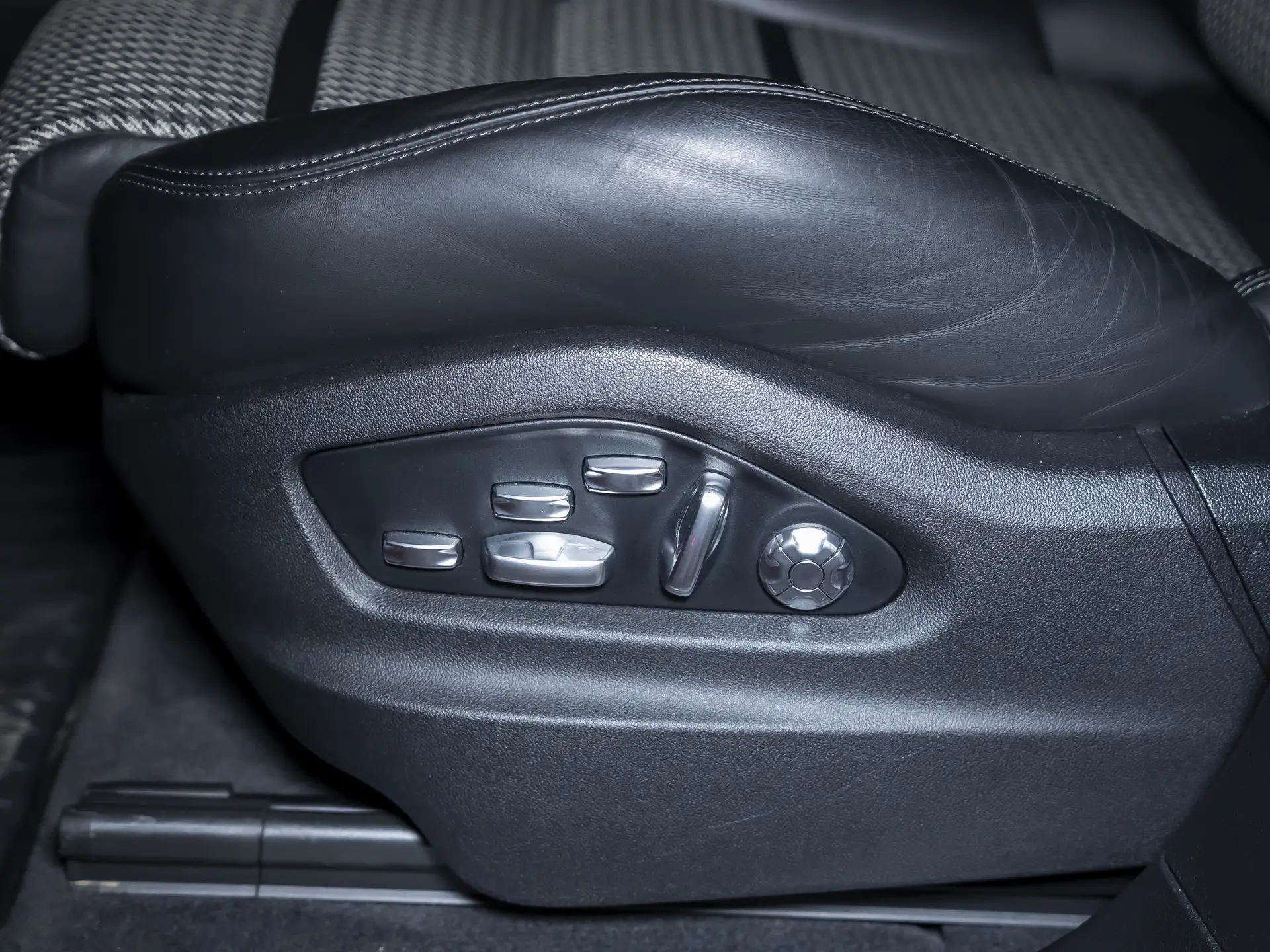 Porsche Cayenne, III, 2020 купить в салоне Million Miles