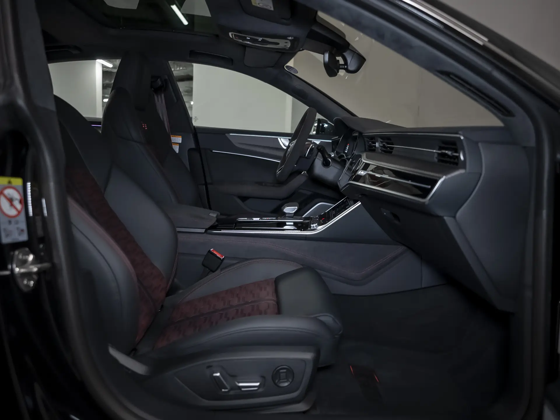 Audi RS 7, II (4K), 2025 купить в салоне Million Miles