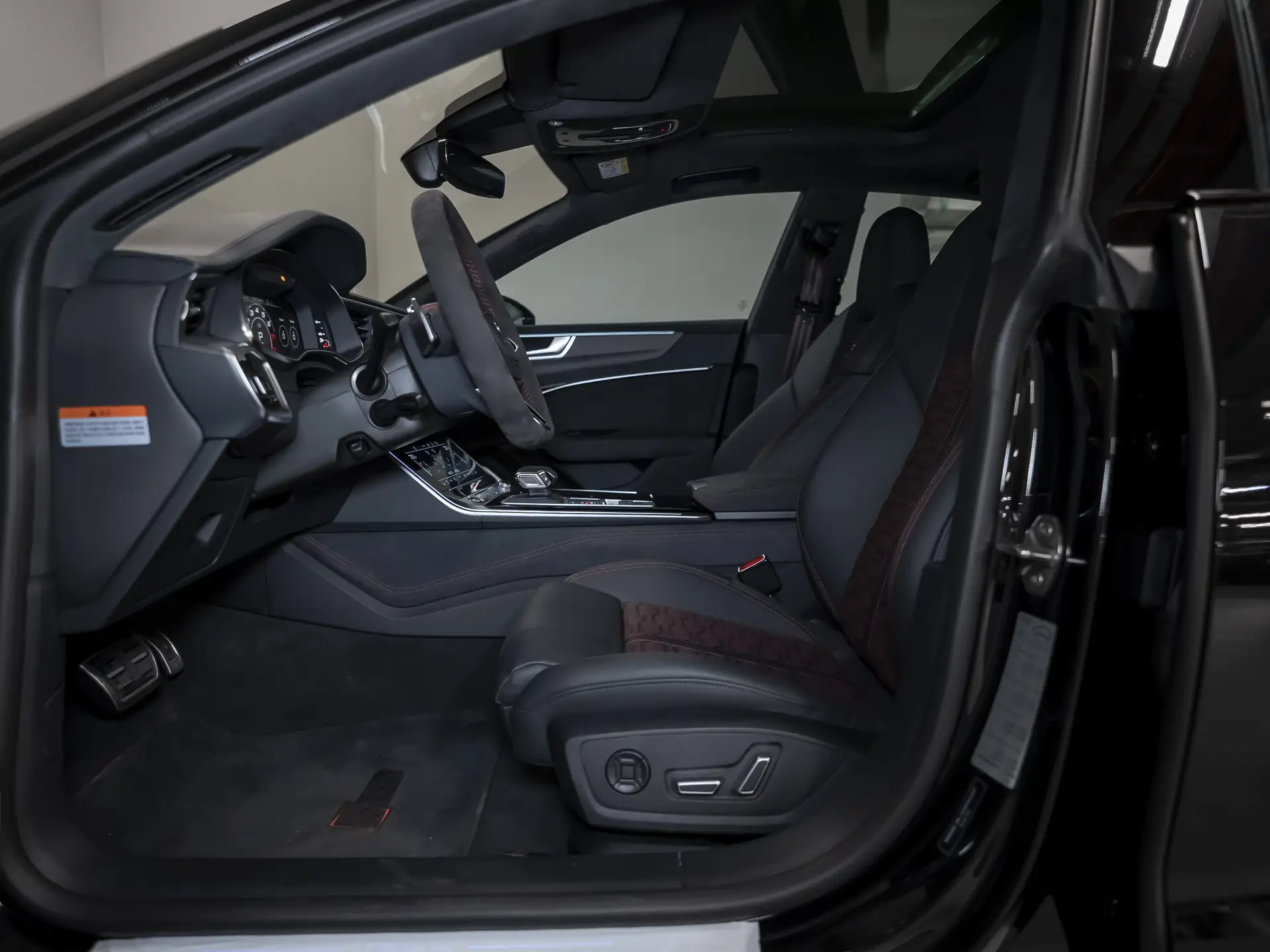 Audi RS 7, II (4K), 2025 купить в салоне Million Miles