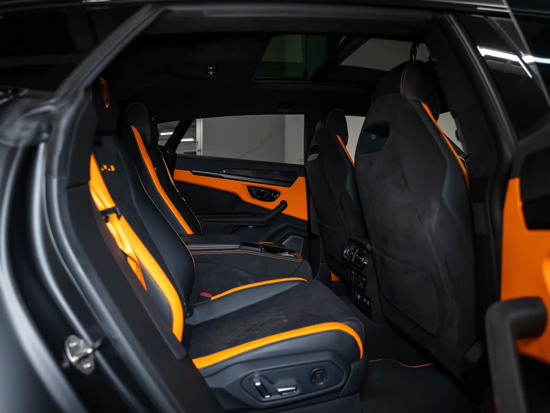 Lamborghini Urus, I Рестайлинг, 2024 купить в салоне Million Miles