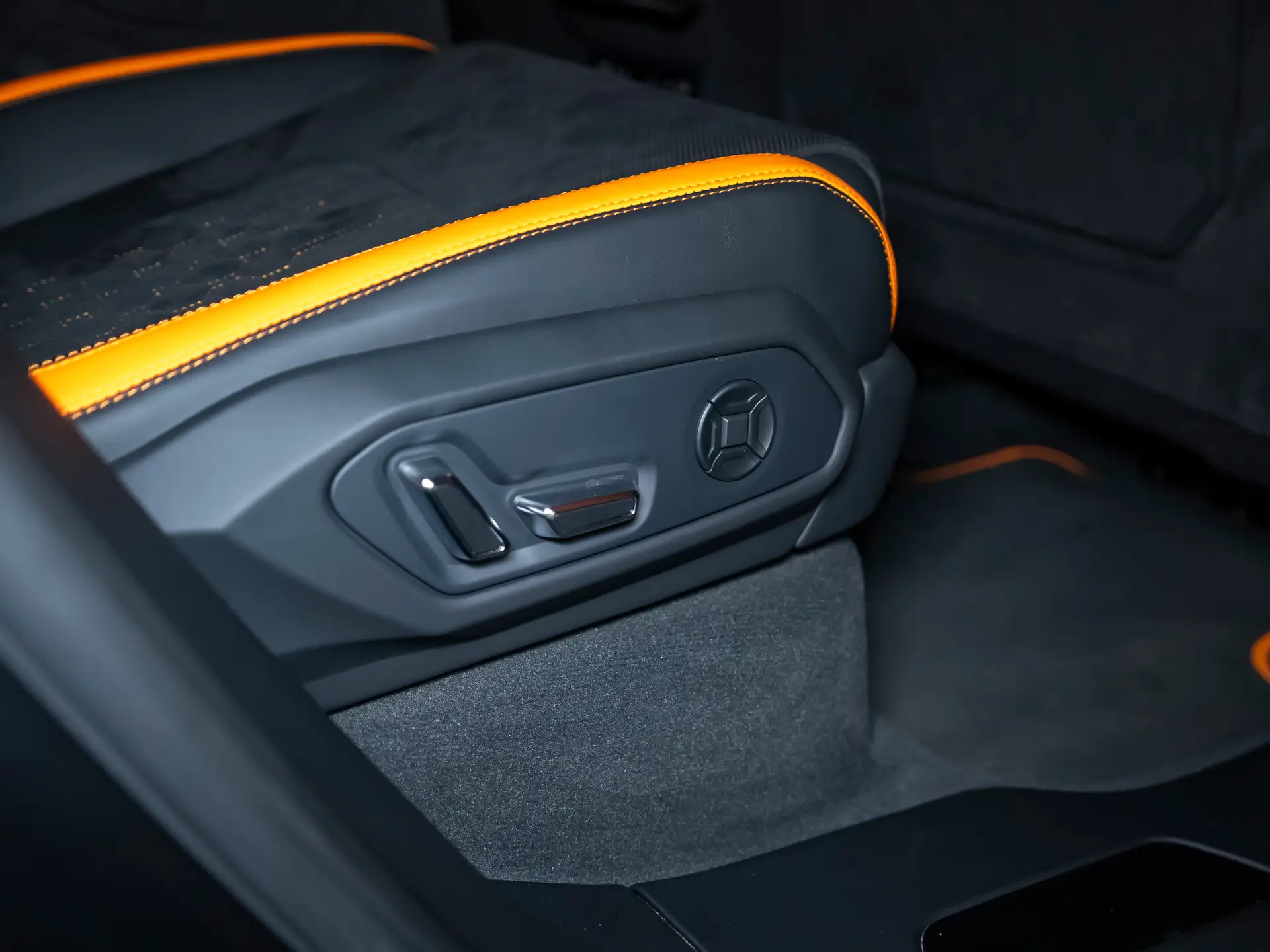 Lamborghini Urus, I Рестайлинг, 2024 купить в салоне Million Miles