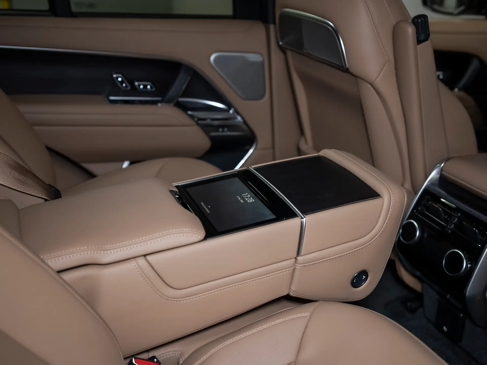 Land Rover Range Rover, V, 2025 купить в салоне Million Miles