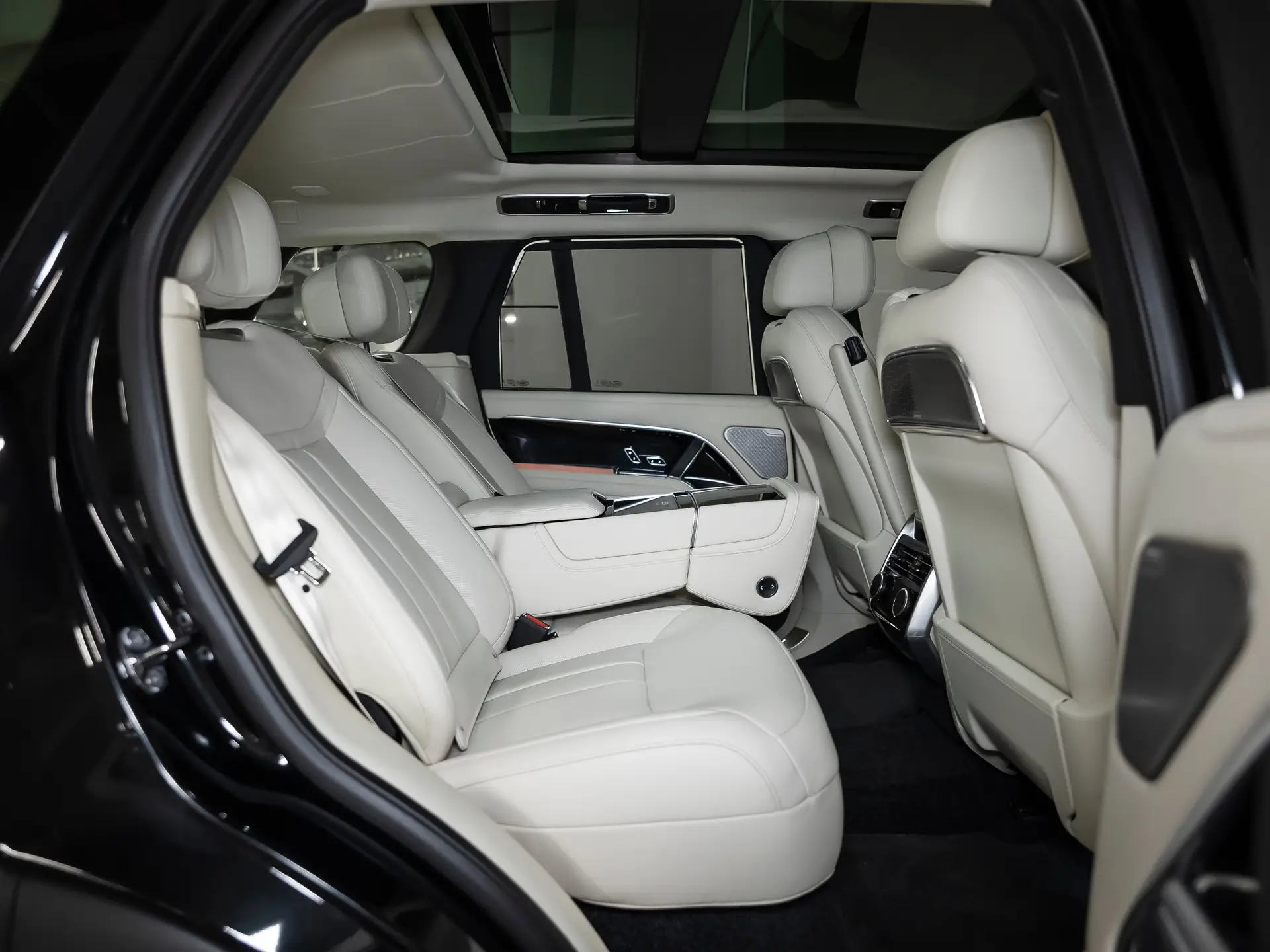 Land Rover Range Rover, V, 2025 купить в салоне Million Miles