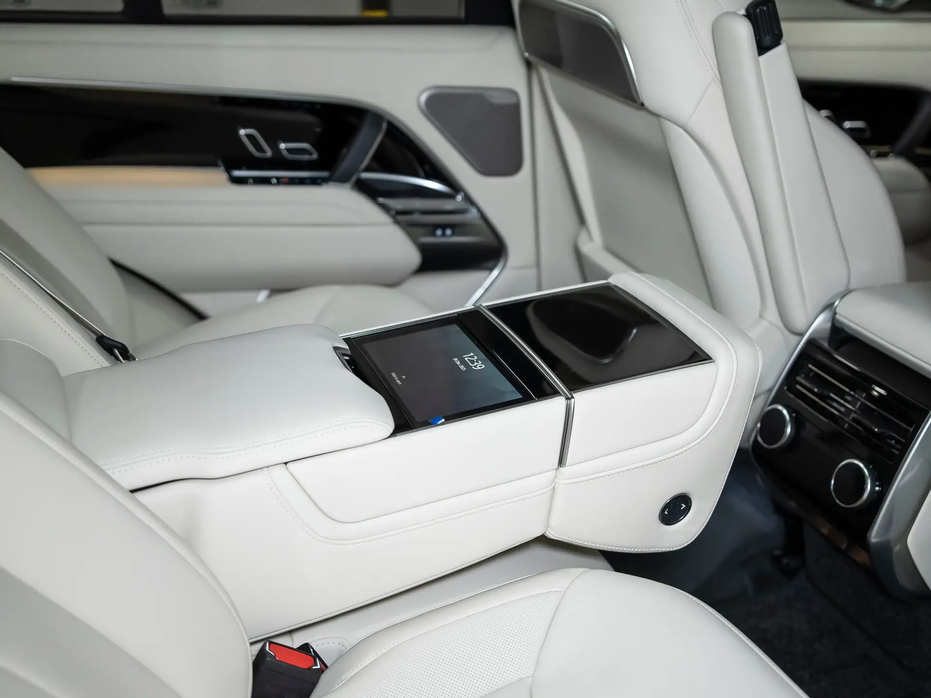 Land Rover Range Rover, V, 2025 купить в салоне Million Miles