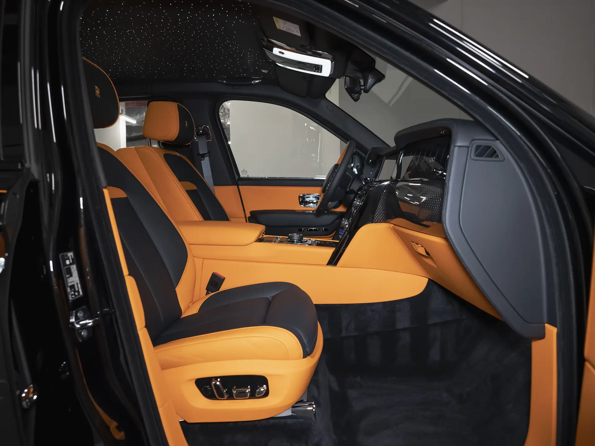 Rolls-Royce Cullinan, I Рестайлинг, 2025 купить в салоне Million Miles