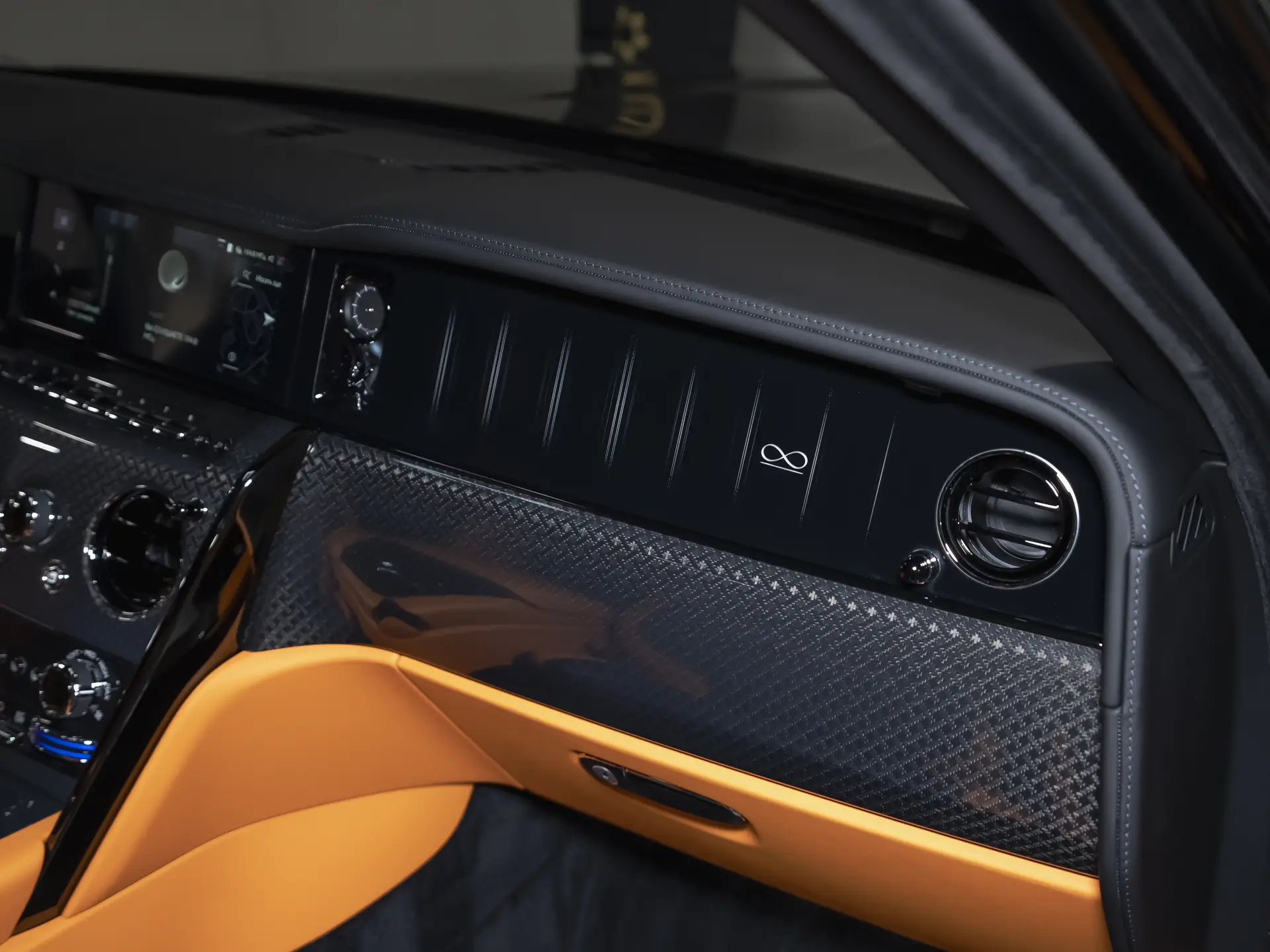 Rolls-Royce Cullinan, I Рестайлинг, 2025 купить в салоне Million Miles