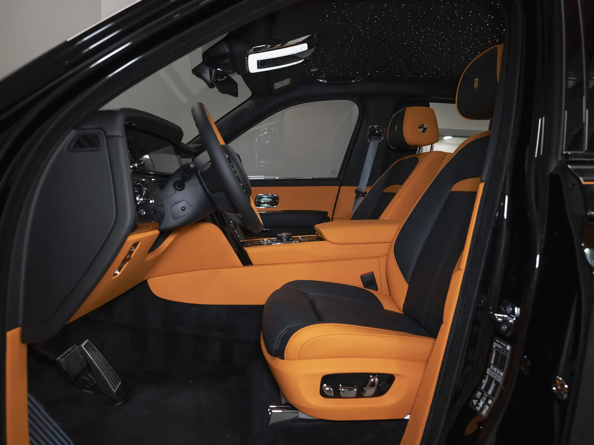 Rolls-Royce Cullinan, I Рестайлинг, 2025 купить в салоне Million Miles