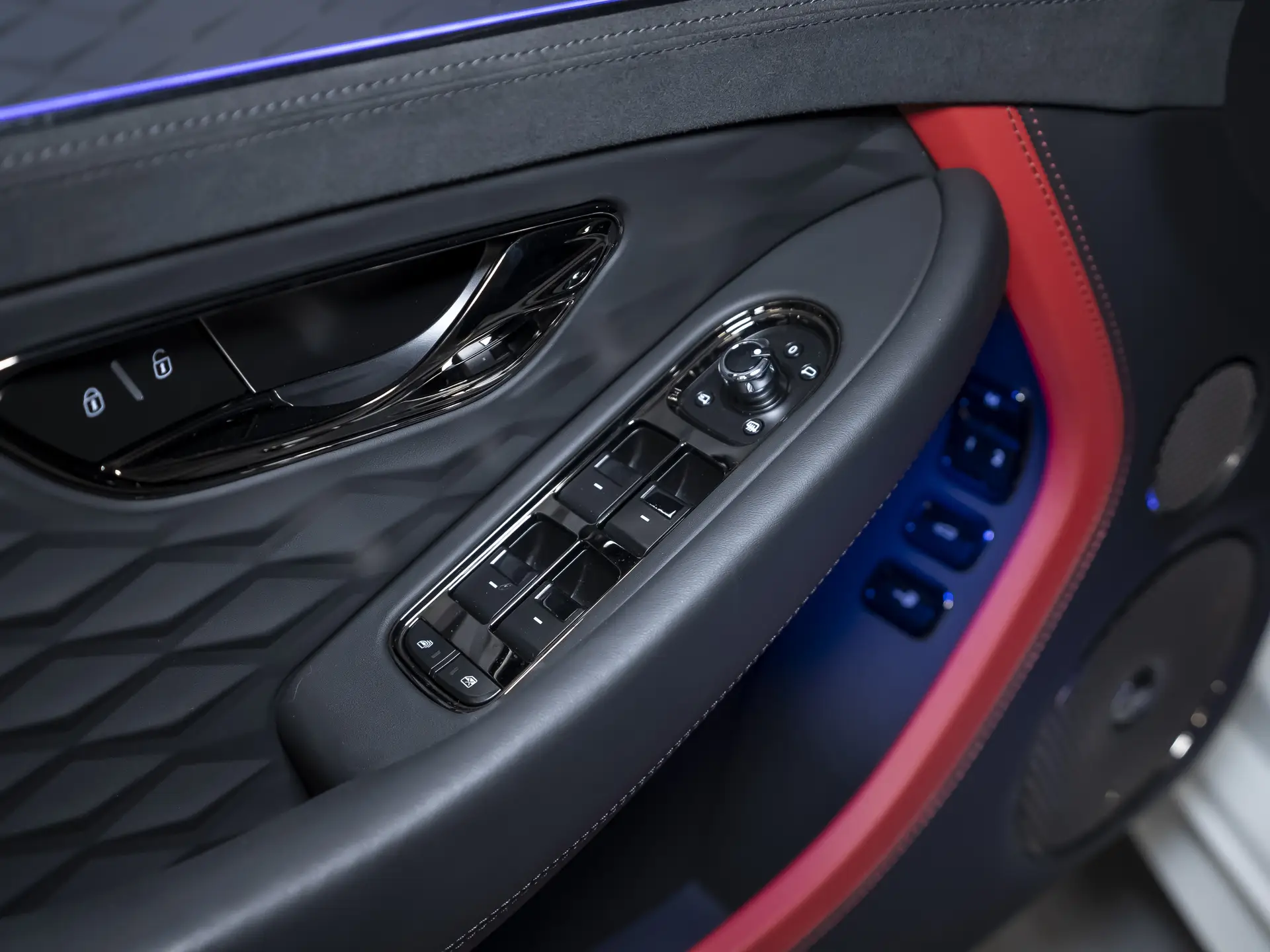 Bentley Continental GT, IV, 2024 купить в салоне Million Miles