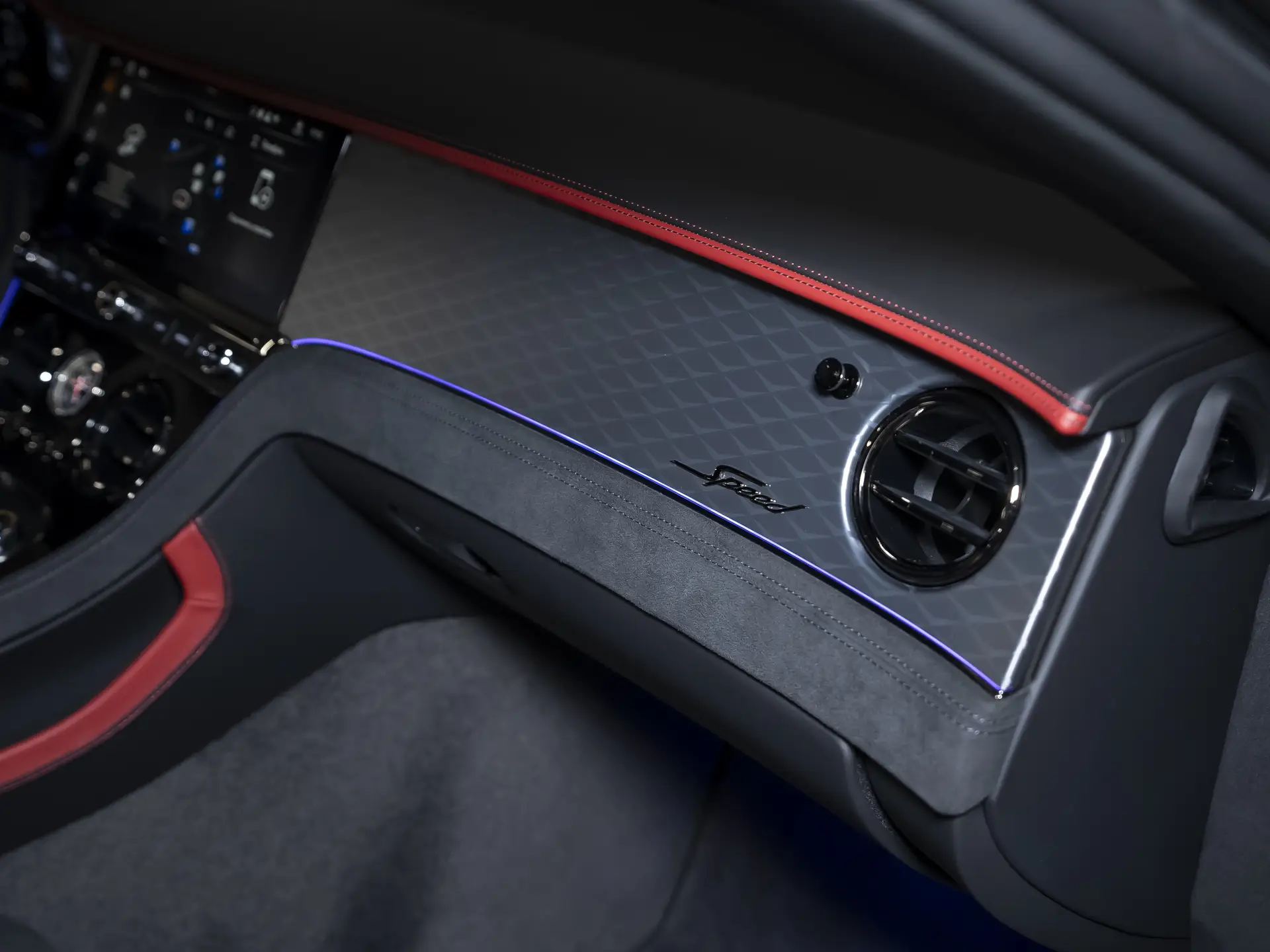 Bentley Continental GT, IV, 2024 купить в салоне Million Miles