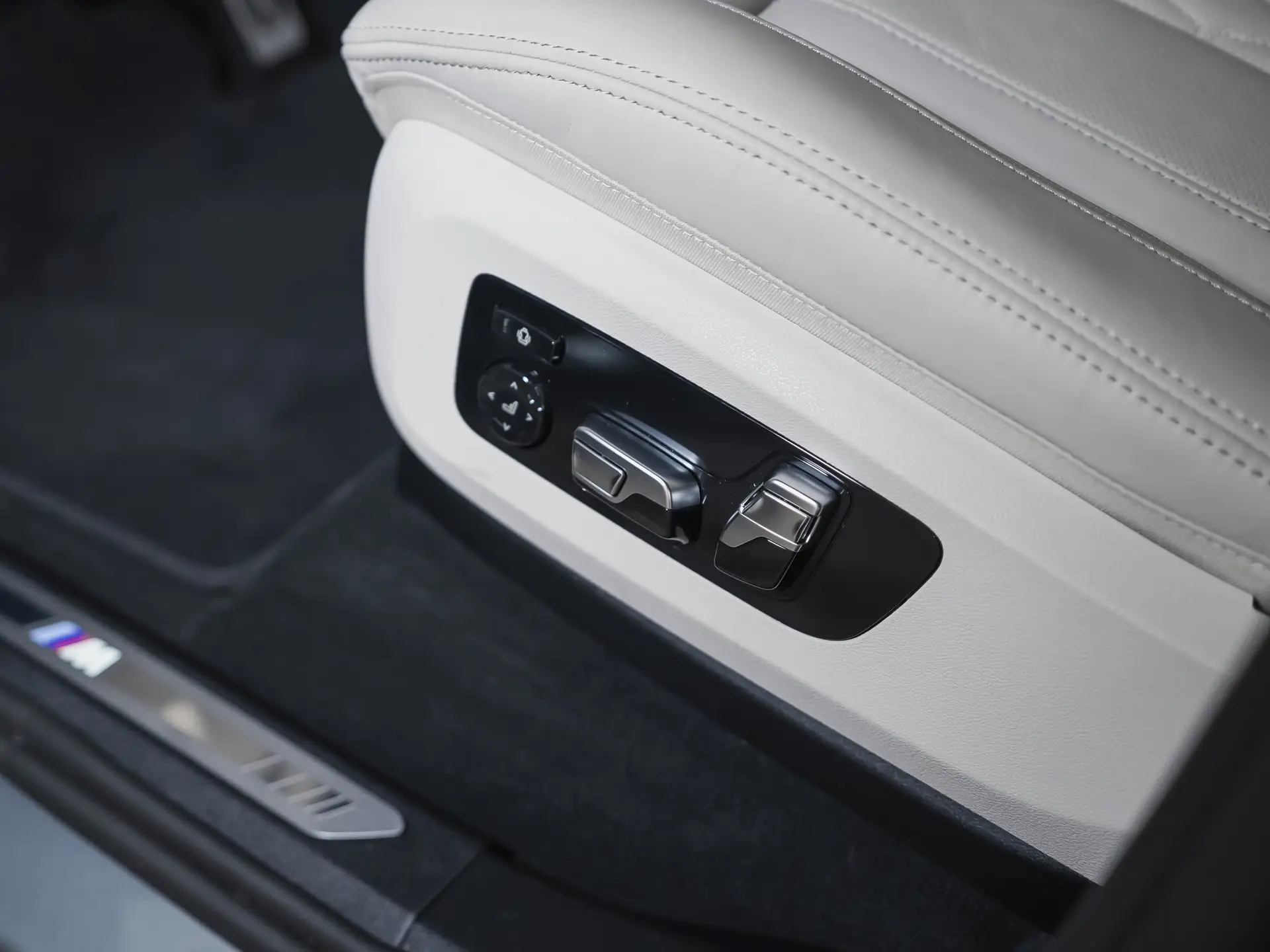 BMW X7, I (G07) Рестайлинг, 2025 купить в салоне Million Miles