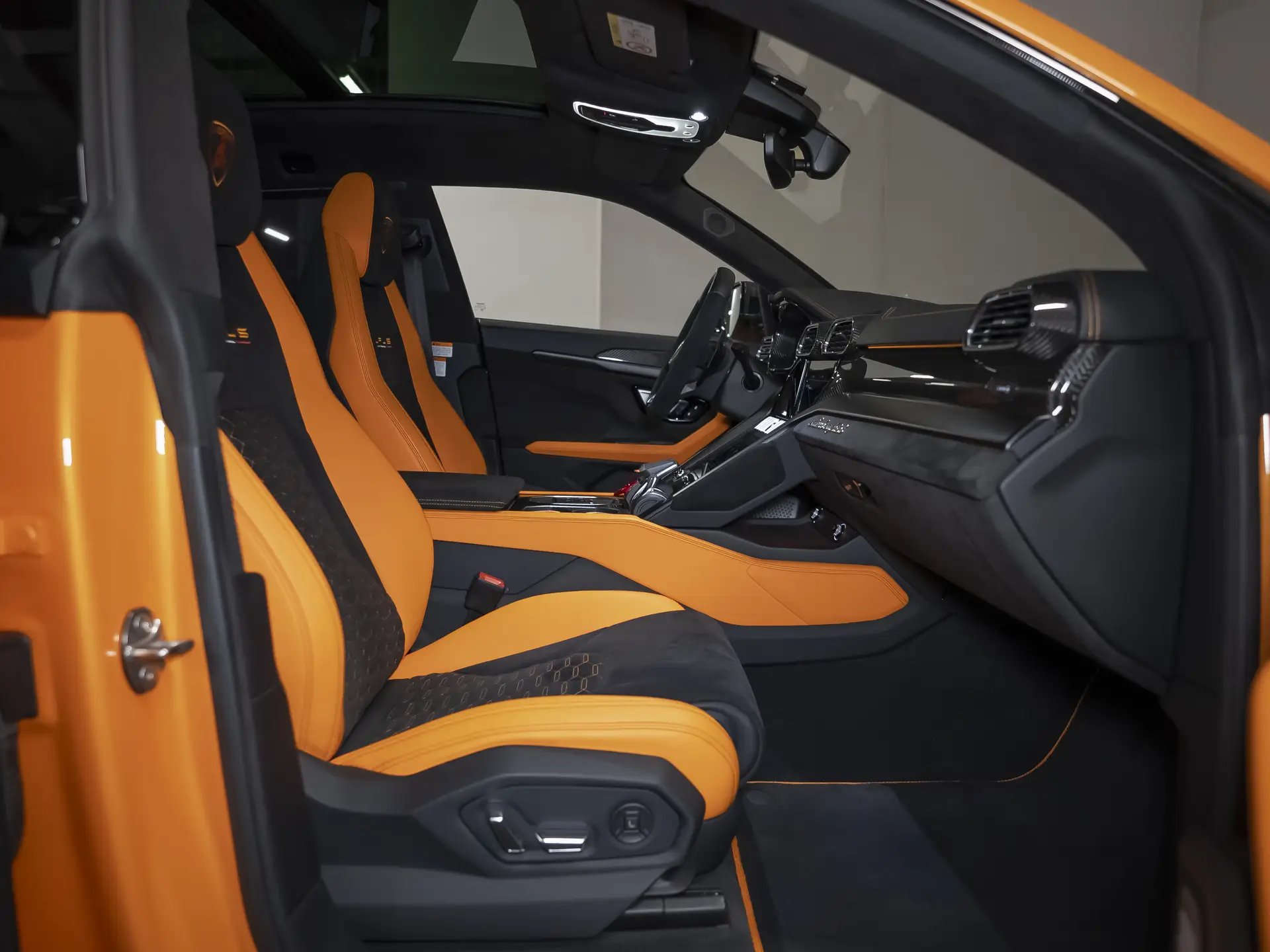 Lamborghini Urus, I, 2021 купить в салоне Million Miles