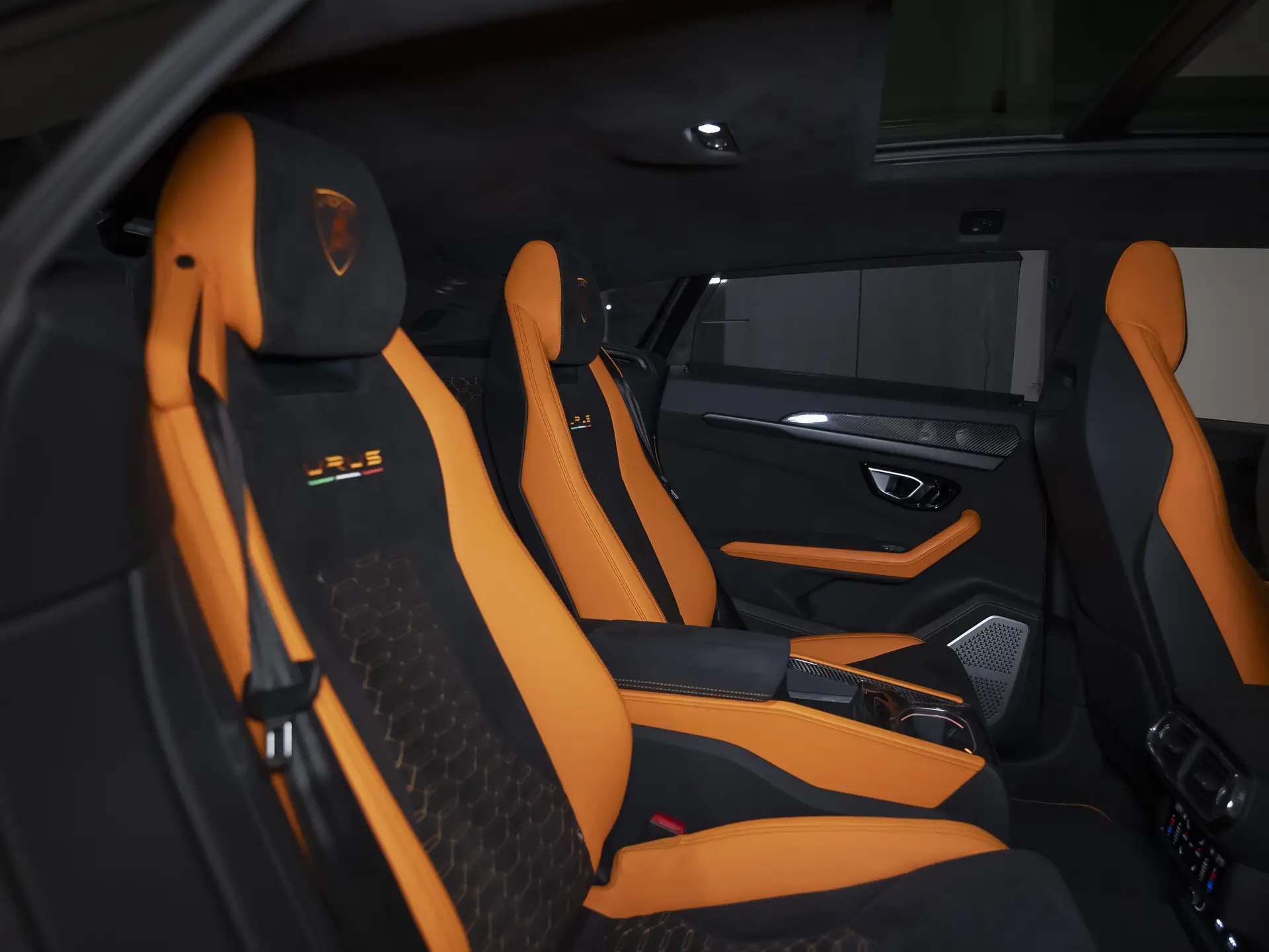 Lamborghini Urus, I, 2021 купить в салоне Million Miles