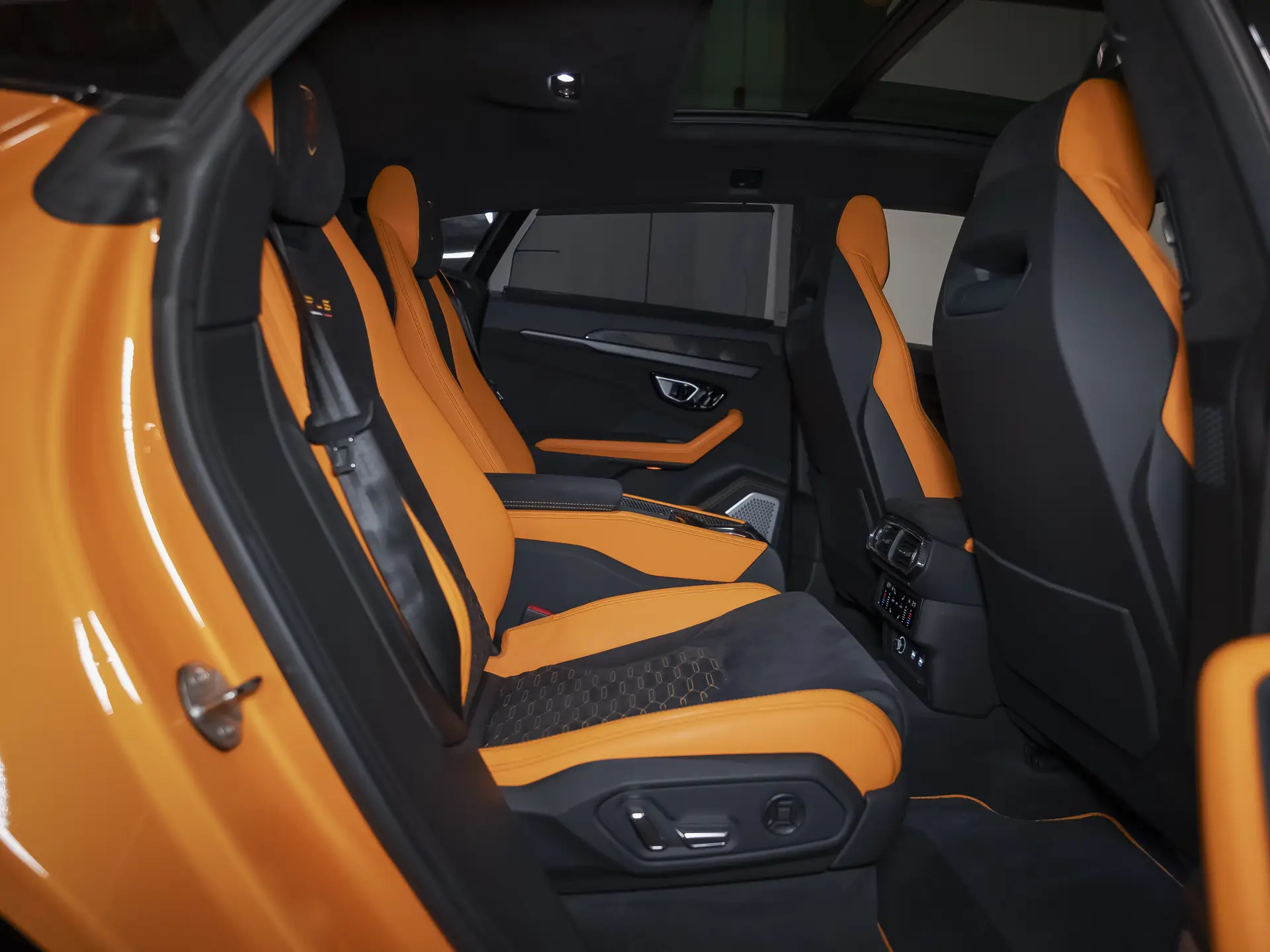 Lamborghini Urus, I, 2021 купить в салоне Million Miles