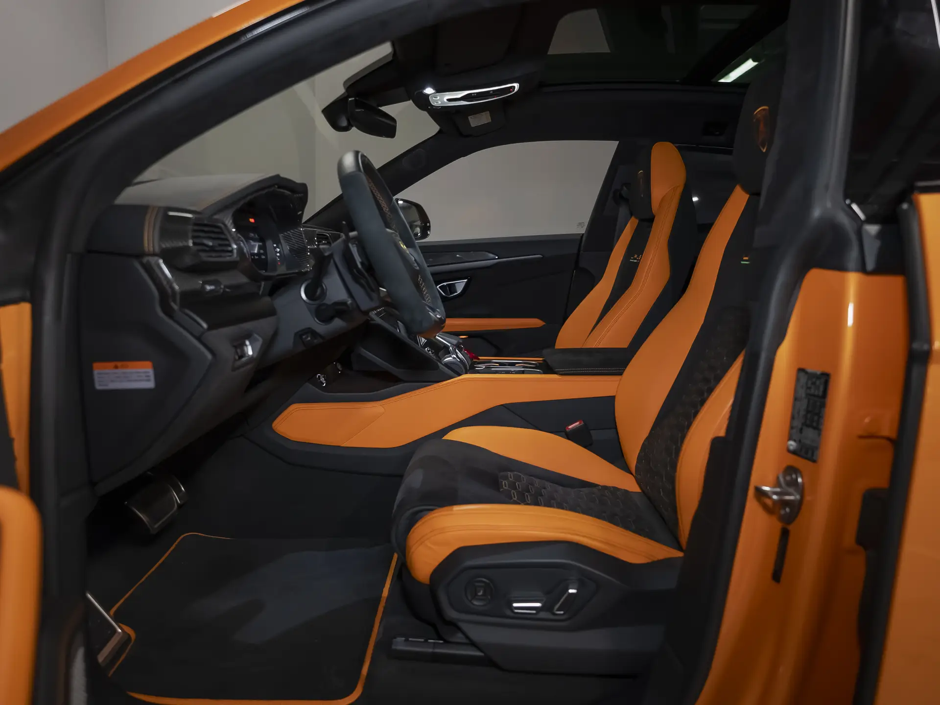 Lamborghini Urus, I, 2021 купить в салоне Million Miles