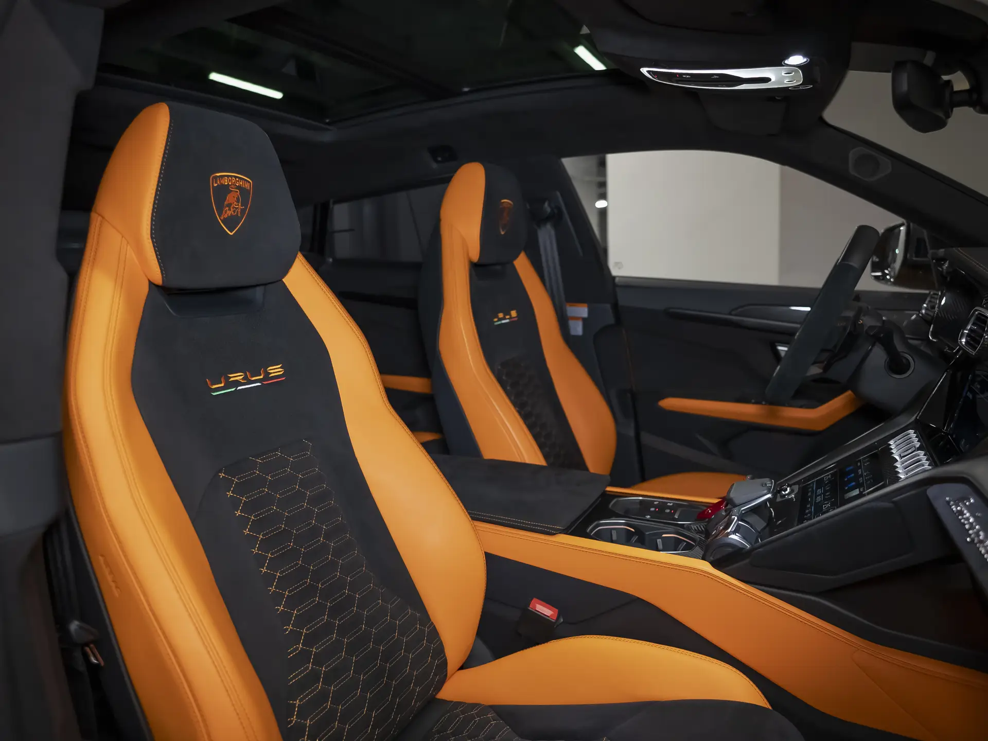 Lamborghini Urus, I, 2021 купить в салоне Million Miles