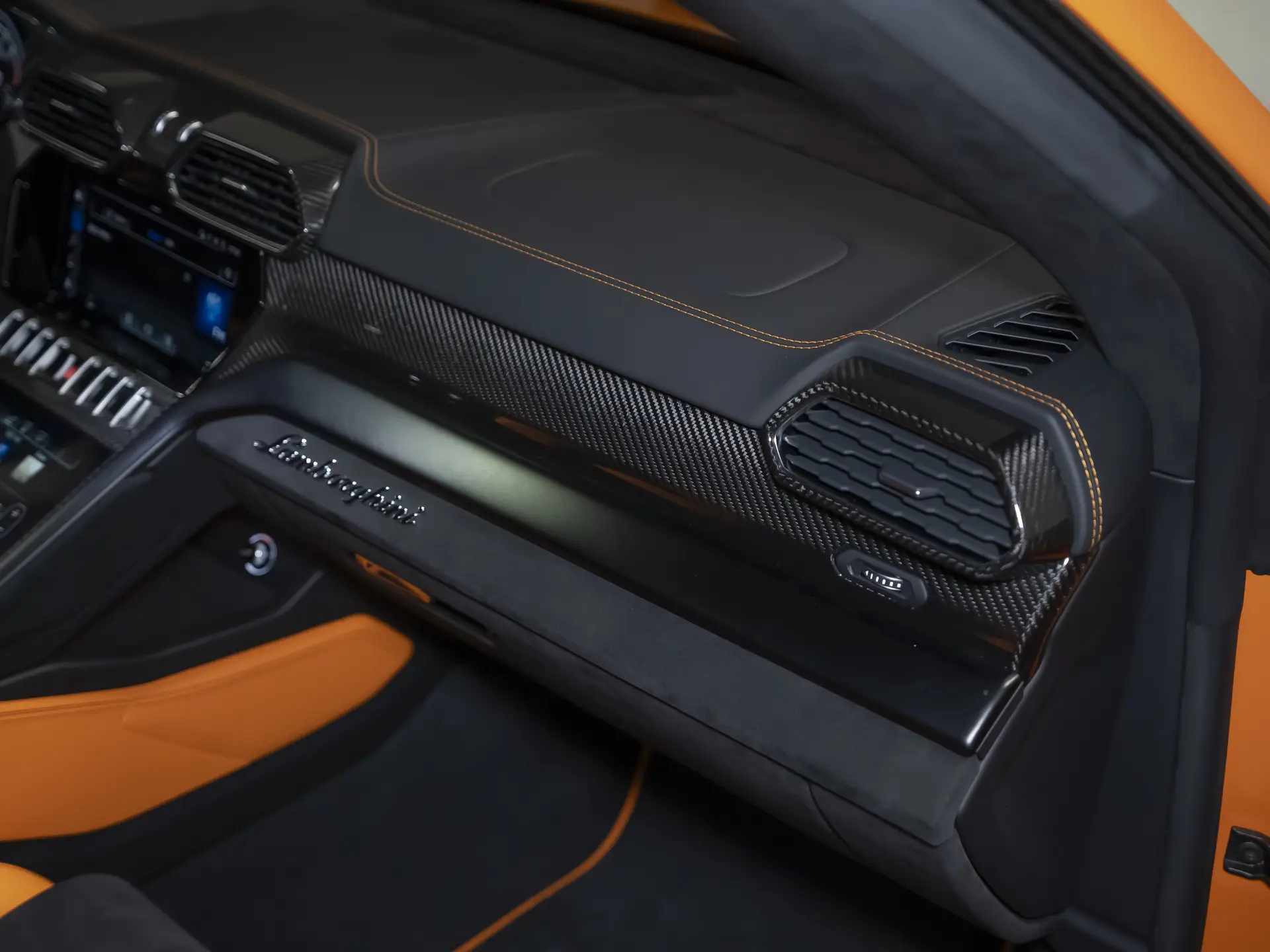 Lamborghini Urus, I, 2021 купить в салоне Million Miles